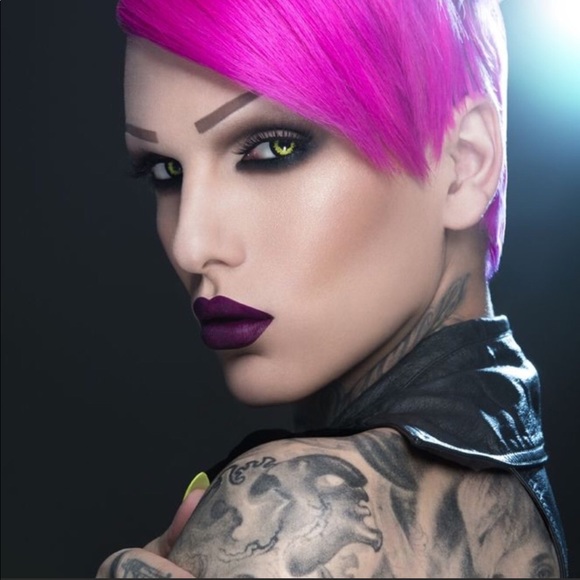 Just One❣️"BERRIES ON ICE" Jeffree Star Lipstick!! - Picture 5 of 8